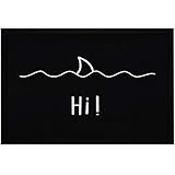 MoonWorks® Fußmatte mit Spruch Begrüßung Hi Hai-Fisch Flosse Wellen ironisches Wortspiel rutschfest & waschbar schwarz 60x40cm