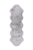 Qiyano Hochflor Teppich Grau Fell-Form für Wohnzimmer aus Kunstfell weich Flauschteppich Fellimitat Flauschiger Soft Shaggy, Fellteppich (Imitat) Farbe: Grau, Größe: 60 x 180 cm Sheepskin