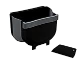 WENKO Tür-Abfalleimer Fago, 5 Liter, hängender Black Outdoor Kitchen Abfallsammler inklusive Schaber, Befestigung ohne bohren an der Schranktüre oder Schublade, faltbar, 25,5 x 18 cm x 18 cm, Schwarz