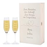 Herz & Heim® Geschenkset zur Hochzeit -Zwei Herzen, ein Versprechen- mit Sektgläsern und Geschenkbox, personalisiert