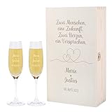 Herz & Heim® Geschenkset zur Hochzeit -Zwei Herzen, ein Versprechen- mit Sektgläsern und Geschenkbox, personalisiert