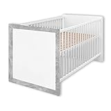 Stella Trading TIMO Eleganter Babyzimmer Kleiderschrank 3-türig - Vielseitiger Drehtürenschrank mit viel Stauraum in Beton-Optik, weiß - 137 x 196 x 56 cm (B/H/T)