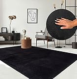 the carpet Relax Moderner Flauschiger Kurzflor Teppich, Anti-Rutsch Unterseite, Waschbar bis 30 Grad, Super Soft, Felloptik, Schwarz, 80 x 150 cm