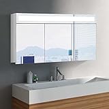 HAPA Design Bad Spiegelschrank Miami weiß mit LED Licht Oben, Steckdose, Softclose und verstellbaren Glas Ablagen. Komplett vormontiert. SGS geprüft. (120 x 60 x 14 cm)