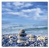 Wallario Lichtschutzbild, Dekorativer Sichtschutz Sonnenschutz 96 x 93 cm mit Motiv: Steinstapel am Strand - Verdunklung ohne Bohren