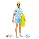 BARBIE Ken - Blonde Puppe mit blauem Hemd und Badehose, Strand-Accessoires und Wasserball für kreatives Spielen, für Kinder ab 3 Jahren, HPL74