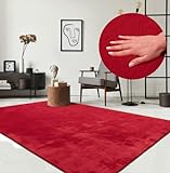 the carpet Relax Moderner Flauschiger Kurzflor Teppich, Anti-Rutsch Unterseite, Waschbar bis 30 Grad, Super Soft, Felloptik, Rot, 160 x 230 cm