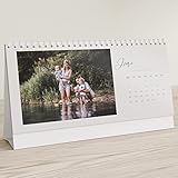 sendmoments Fotokalender 2023 mit Veredelung in Gold, Neues Jahr, Kalender für Digitale Fotos, Tischkalender zum Aufstellen mit persönlichen Bildern, Spiralbindung, Querformat 260x120