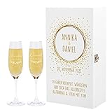 Herz & Heim® 2 Leonardo Sektgläser zur Hochzeit mit Gravur in weißer Holz-Geschenkbox - ideales Hochzeitsgeschenk Golden