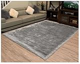 LAMBZY Kunstfellteppich - Flauschiger rechteckiger Schlafzimmerteppich | Luxuriöser seidiger Zottelteppich für Sofa, Wohnzimmer und Kinderzimmer (120x180cm, grau)
