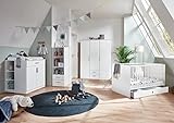 Babyzimmer Kiel 7 teilig in Weiß von Wimex mit Schrank, Babybett mit Lattenrost, Bettschubkasten und Umbauseiten, Wickelkommode und Regalen …