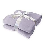 Delindo Lifestyle® Kuscheldecke Roma lila Flieder, Microfaser Fleece-Decke in 150x200 cm, flauschig weiche Wohndecke in trendigen Farben