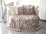 Brandsseller Felldecke 150 x 200 cm Hochwertige Kuscheldecke Sofa Decke Wohndecke Tagesdecke Flauschiges Kunstfell Taupe-Beige