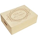 CHICCIE Holzbox zur Hochzeit Personalisiert Kranz Namen Datum 40x30x14cm Natur