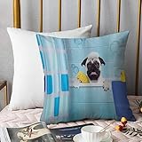 kissenbezüge 45x45cm,Mops-Hund in einer Badewanne mit lustiger Ausdrucks-Ente und Handtuch-Ha,Deko Kissenbezug für Wohnzimmer Büro Garten Sofa, Polyester Zierkissenbezug mit unsichtbarem Reißverschluß