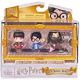 Wizarding World Harry Potter - Micro Magical Moments-Figurenset mit Harry Potter, Hagrid und Dudley und Setzkasten, Figuren ca. 3,8 cm groß, Spielzeug für Kinder ab 6 Jahren, Fanartikel