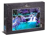 Ulmer Puzzleschmiede - Puzzle „Secret Place“ - Klassisches 1000 Teile Puzzle – Puzzlemotiv eines nächtlichen Wasserfall mit mysthisch leuchtenden Farben an einem verborgenen Ort in Asien