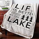 Yun Nist Sherpa-Fleece-Überwurfdecke, schwarzes Lake Life Zitat und Bush Forest, superweiche, wendbare Decken, Wickeldecke, gemütlicher Überwurf für Sofa, Couch, Bett, Vintage-Holzmaserung, 152,4 x