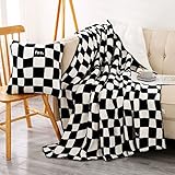 Qucover Warme Kuscheldecke Flauschig 150x200cm, Dicke Sofadecke für Winter 480GSM, Bett Couch Fleecedecke, Karierte Decken Set mit Zierkissenbezug 45x45cm, Sherpa Wohndecke Schwarz & Weiß