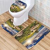 Rutschfeste Badematten-Set, Berg, kleiner Baum hinter Felsbrocken Hang Gras Grün Wiese Landschaftlich Dramatisch, Grün,Weiche Mikrofaser, WC-Vorleger, WC-Sockelmatte, maschinenwaschbar, 3-teiliges Set