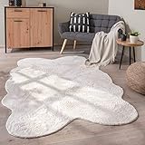 Paco Home Waschbarer Teppich Wohnzimmer Schlafzimmer Kurzflor rutschfest Modern Flauschiger Fellteppich Fell Imitat Kunstfell, Grösse:140x200 cm Fell-Form, Farbe:Creme