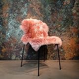 Nordic Sheep Farbiges Lammfell Teppich in 85x60 cm, Echtes Fell, Naturfell, Für das Wohnzimmer, Schlafzimmer und Kinderzimmer als Bett-Vorleger, Matte, Sofa oder Stuhl (Rosa)