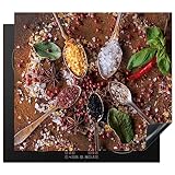 KitchenYeah© Herdabdeckplatte Einteilig Küche Abdeckplatte für Ceranfeld Abdeckung Induktionskochfeld Aufrollbare Matte Gewürze - Kräuter - Löffel - Salz - Braun - Lebensmittel - 57x51 cm