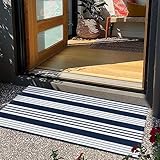 LEEVAN Blau-weiß gestreifter Outdoor-Teppich, 61 x 129,5 cm, Baumwolle, gewebt, waschbar, für Veranda, Bauernhaus-Türmatten, handgewebt, für drinnen und draußen, geschichtete Matte für Eingang/Veranda