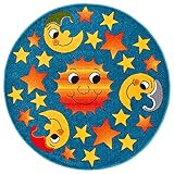 Hanse Home Good Night Kinderteppich Rund – Kinderzimmerteppich rutschfest Jungen & Mädchen Weicher Kurzflor Teppich Mond Sterne für Kinderzimmer, Spielunterlage – Blau Gelb Bunt, 133cm