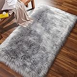Aufell Faux Lammfell Teppich Flauschig Kunstfell Teppich Fellimitat Teppich Schlafzimmer Teenager Mädchen Zimmer Fell Gray 23.6 x 35.4 inch